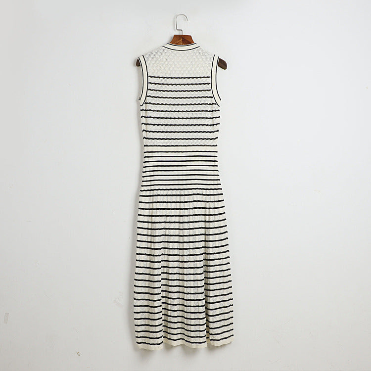 V-neck Contrasting Color Knitted Midi Dress
