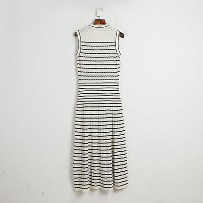 V-neck Contrasting Color Knitted Midi Dress