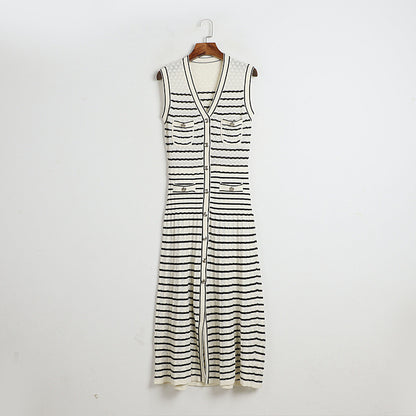 V-neck Contrasting Color Knitted Midi Dress